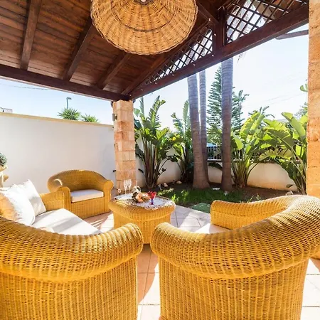 Villa Geraldina Apartment Torre Suda